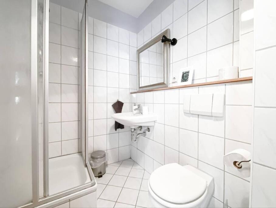 Schoene Ferienwohnung Mit Blick Ueber Stadtwald Leipzig Exterior photo