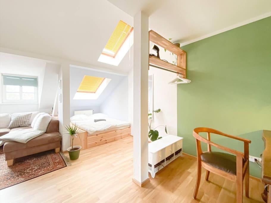 Schoene Ferienwohnung Mit Blick Ueber Stadtwald Leipzig Exterior photo