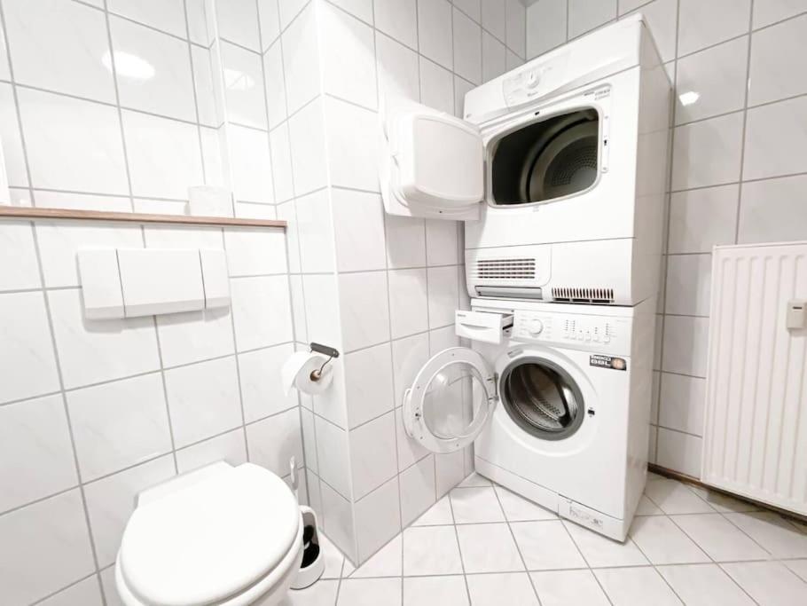 Schoene Ferienwohnung Mit Blick Ueber Stadtwald Leipzig Exterior photo