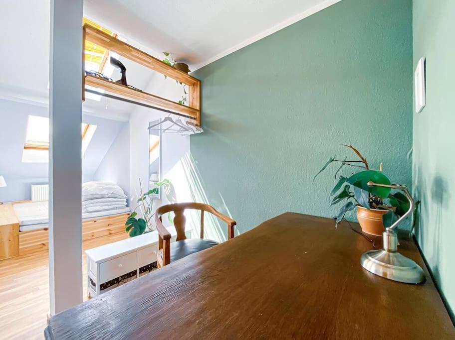 Schoene Ferienwohnung Mit Blick Ueber Stadtwald Leipzig Exterior photo