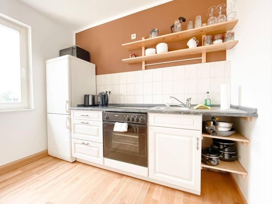 Schoene Ferienwohnung Mit Blick Ueber Stadtwald Leipzig Exterior photo